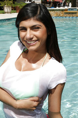 Brunette Mia Khalifa