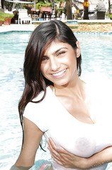 Brunette Mia Khalifa