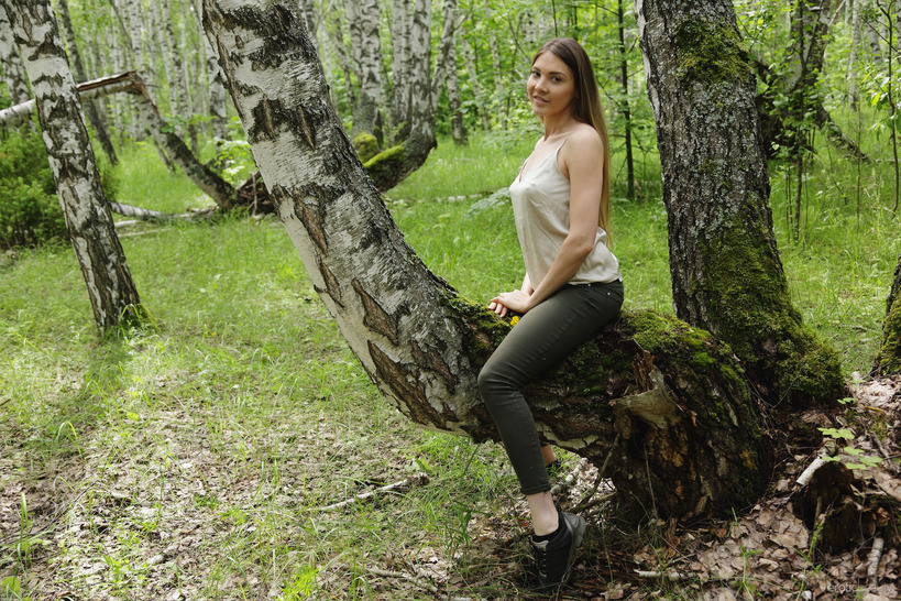 Presenting Kira T 03