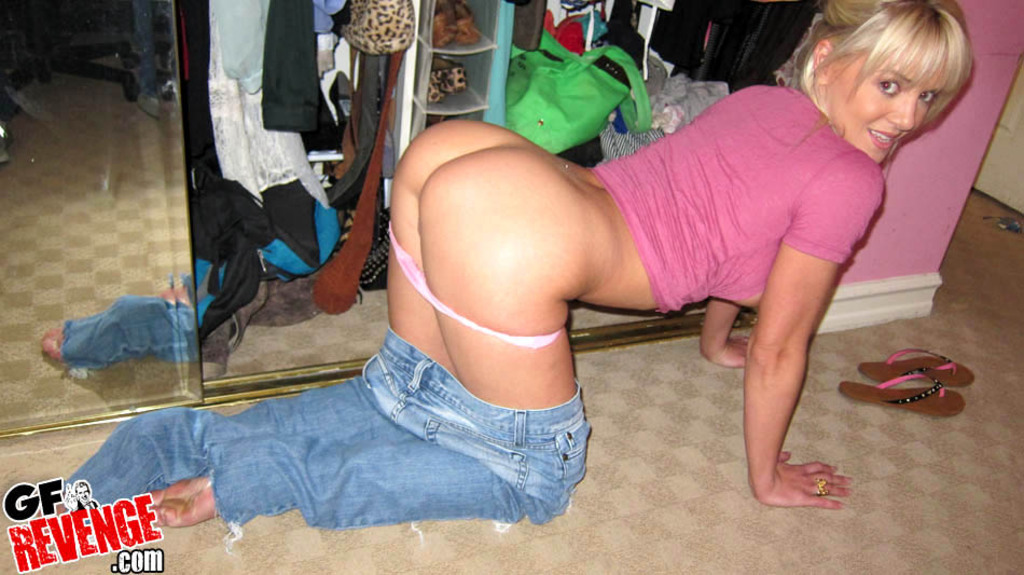 Busty Amateur Blonde 04