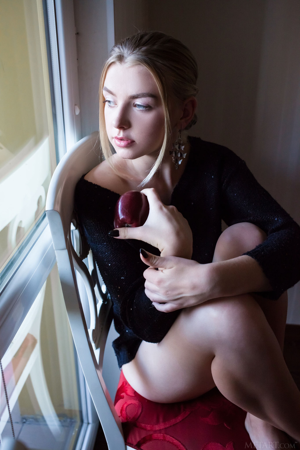 buxom blonde beauty 00