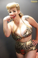 Babe Blonde September Carrino