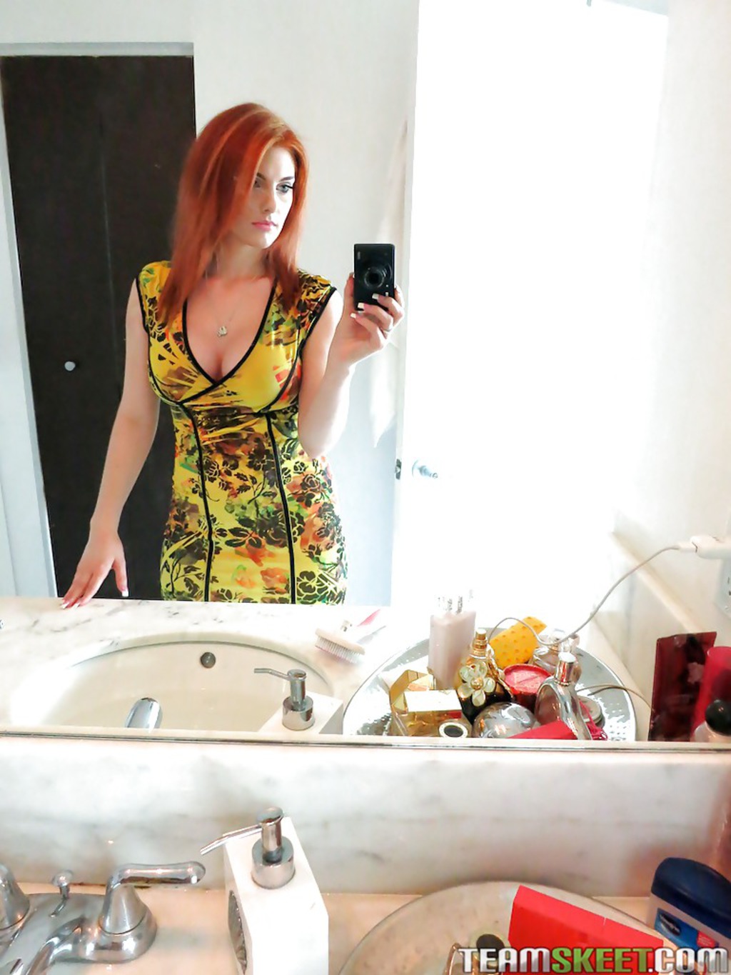 Amateur Redhead Girl Rainia Belle 00
